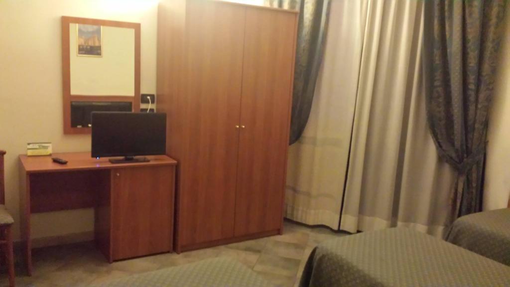 Adelphi Room & Breakfast Ferrara Luaran gambar
